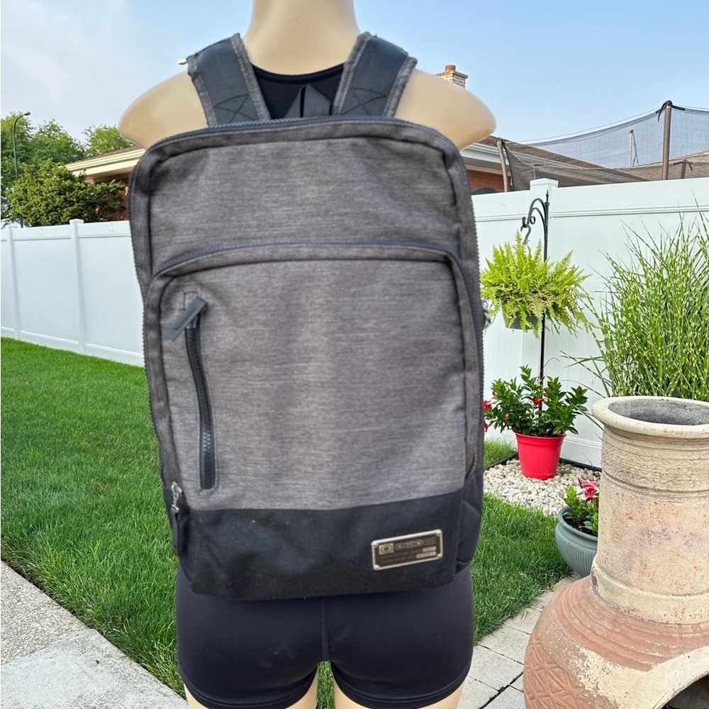 OGIO gray laptop backpack IN GREAT CONDITION!!